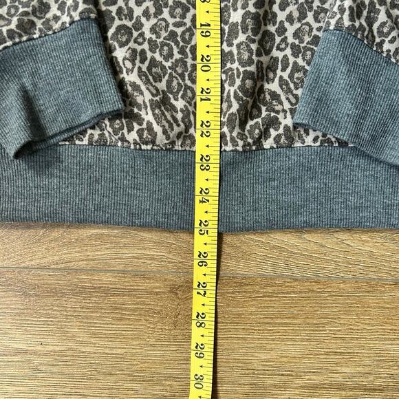 SPLENDID Long Sleeve Sweatshirt Women’s Large Animal Print - Picture 6 of 6